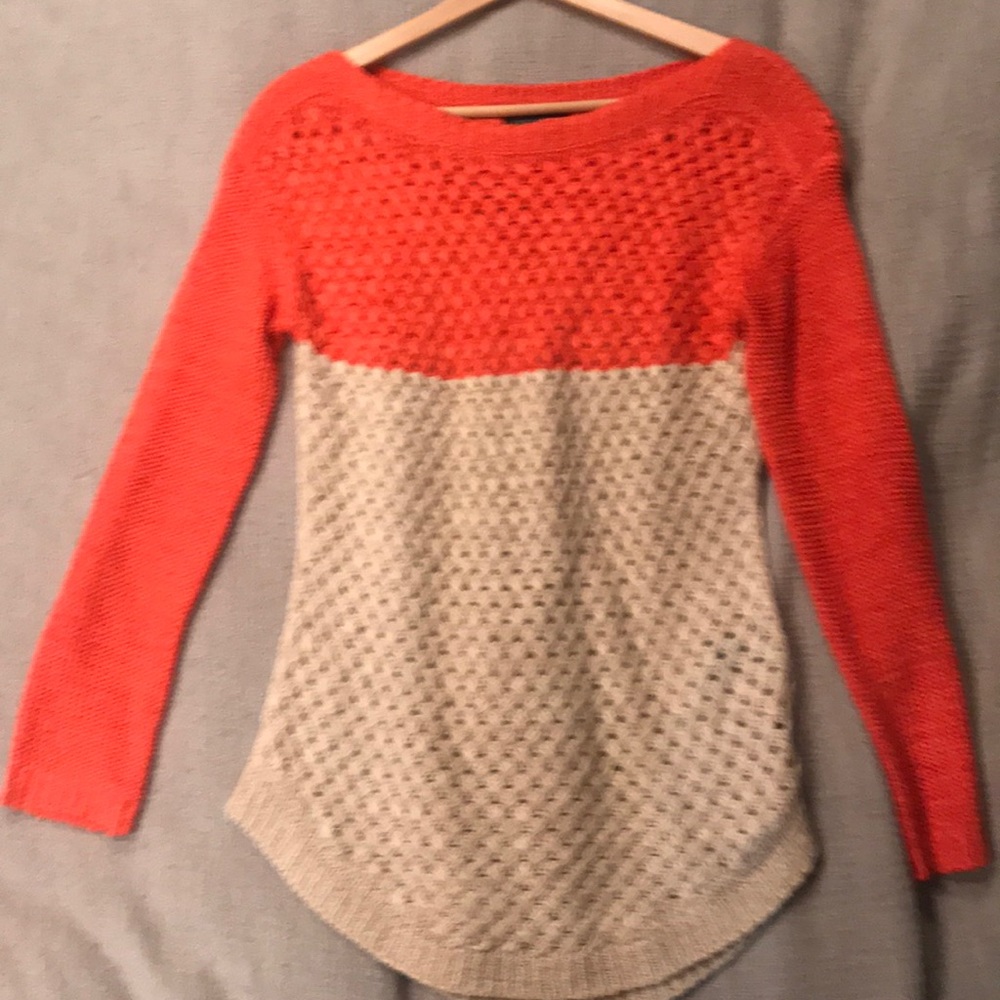 Parkhurst salmon and tan sweater